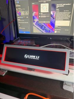 Lian Li 8.8” PC Case Display / Hardware Monitor – Plug & Play