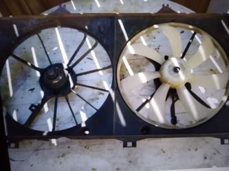 Toyota Camry OEM radiator dual fan motor assembly