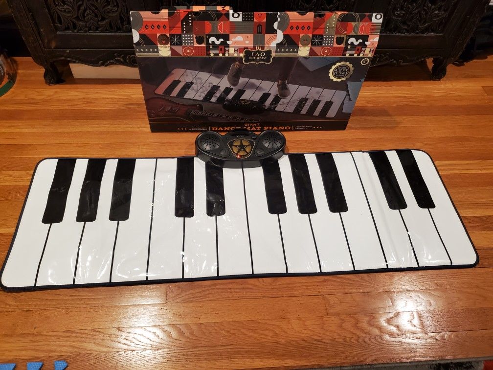 Fao Schwarz Mat Piano