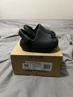 Yeezy Slide Dark Onyx 
