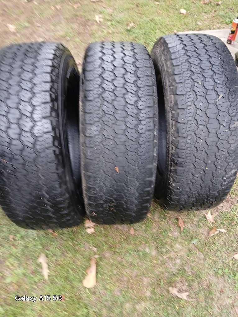 3 285 70 R 18 Goodyear Wrangler Tires 