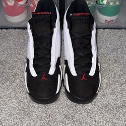 Jordan 14 Black Toe Grade School Size 7