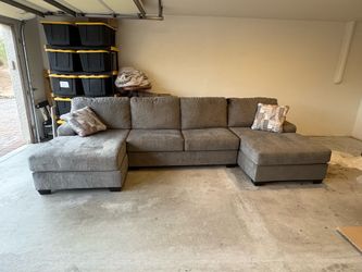 COUCH WITH DUAL CHAISE