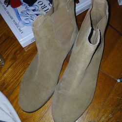 Nice pair men shoes 9 haft