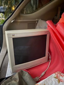 Old vintage monitor view sonic