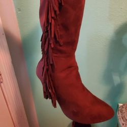 Brown Suede  Like Boots..size 8 Womens..knee  High Boots..stretchy Material...like New With Fringes 