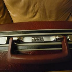 Vintage Samsonite 1970s Briefcase/ Suitcase With Locks And Key Burgundy Red Luggage