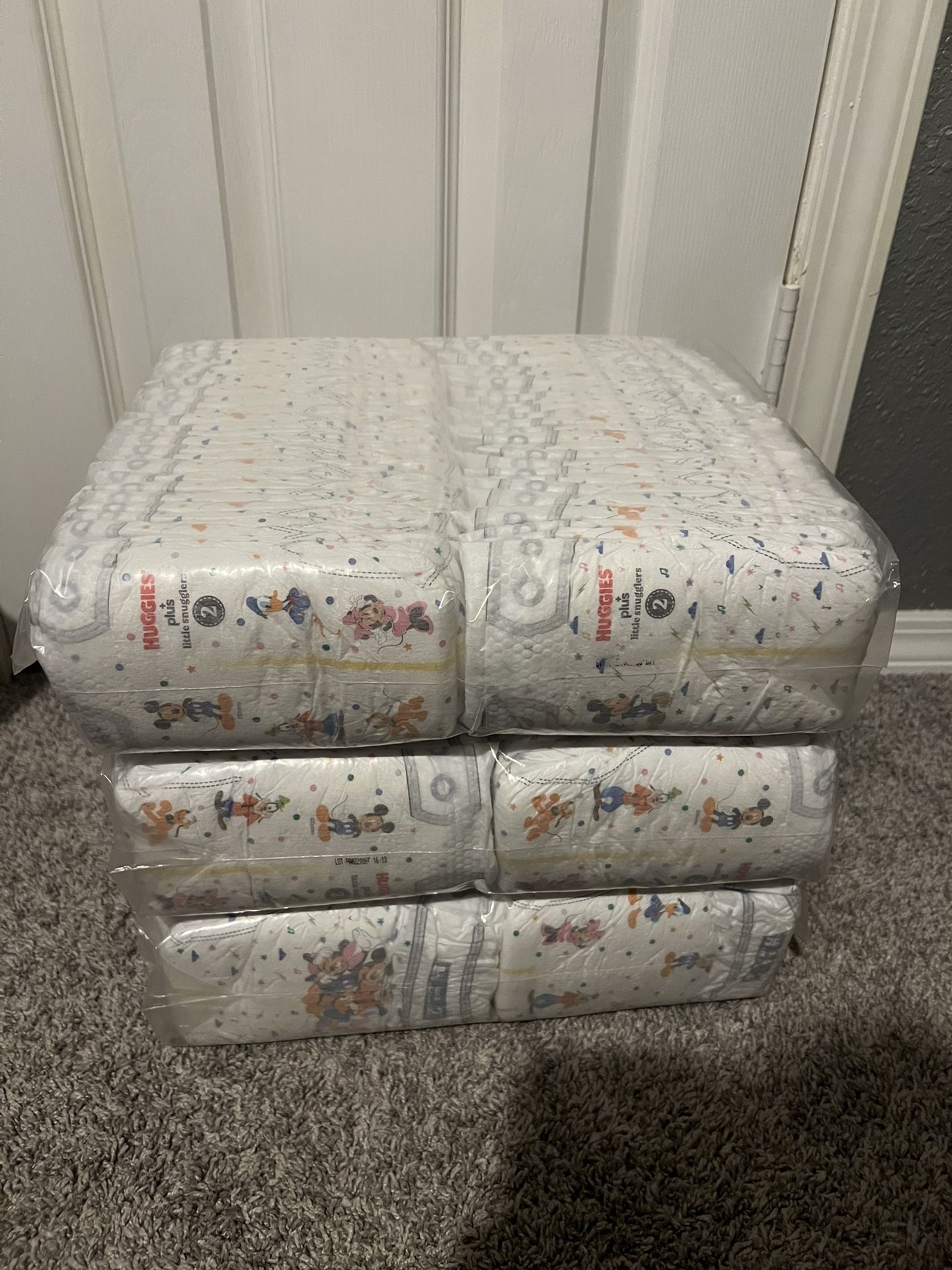 174 Count Of Huggies Diapers Size 2