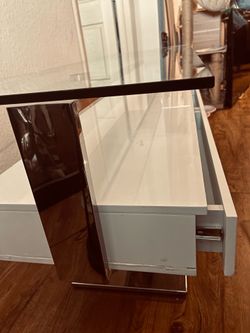 TV stand. 360º rotating .