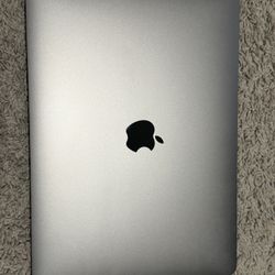 MacBook Pro 2020 - 13in 2.3 GHz Quad-Core Intel i7 512GB