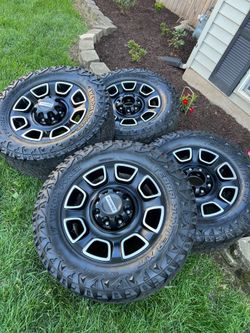 20” Ford F250 wheels and tires 8lug