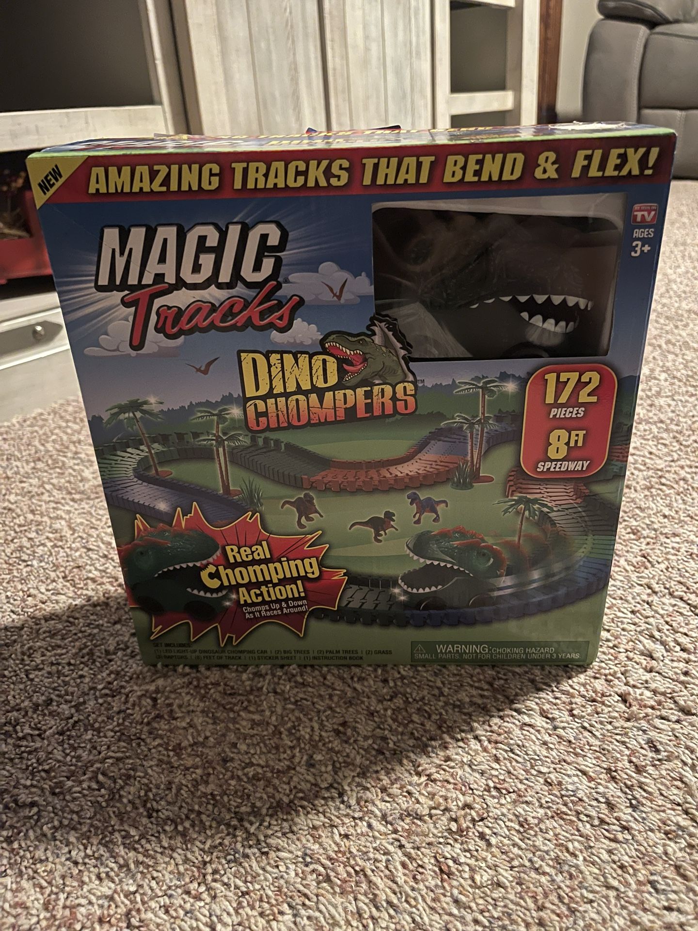 Magic Tracks Dino Chompers