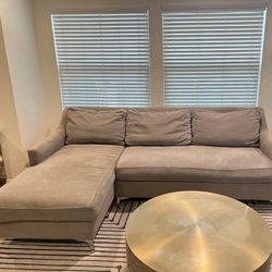 Sofa w/Chaise & Coffee Table