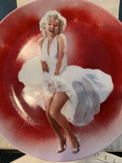 Marilyn Monroe “The Seven Year Inch” Delphi Plate