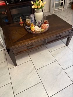 Set of three living room tables￼