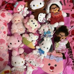 Hello Kitty Plushies READ CAPTION