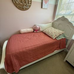 Twin bed
