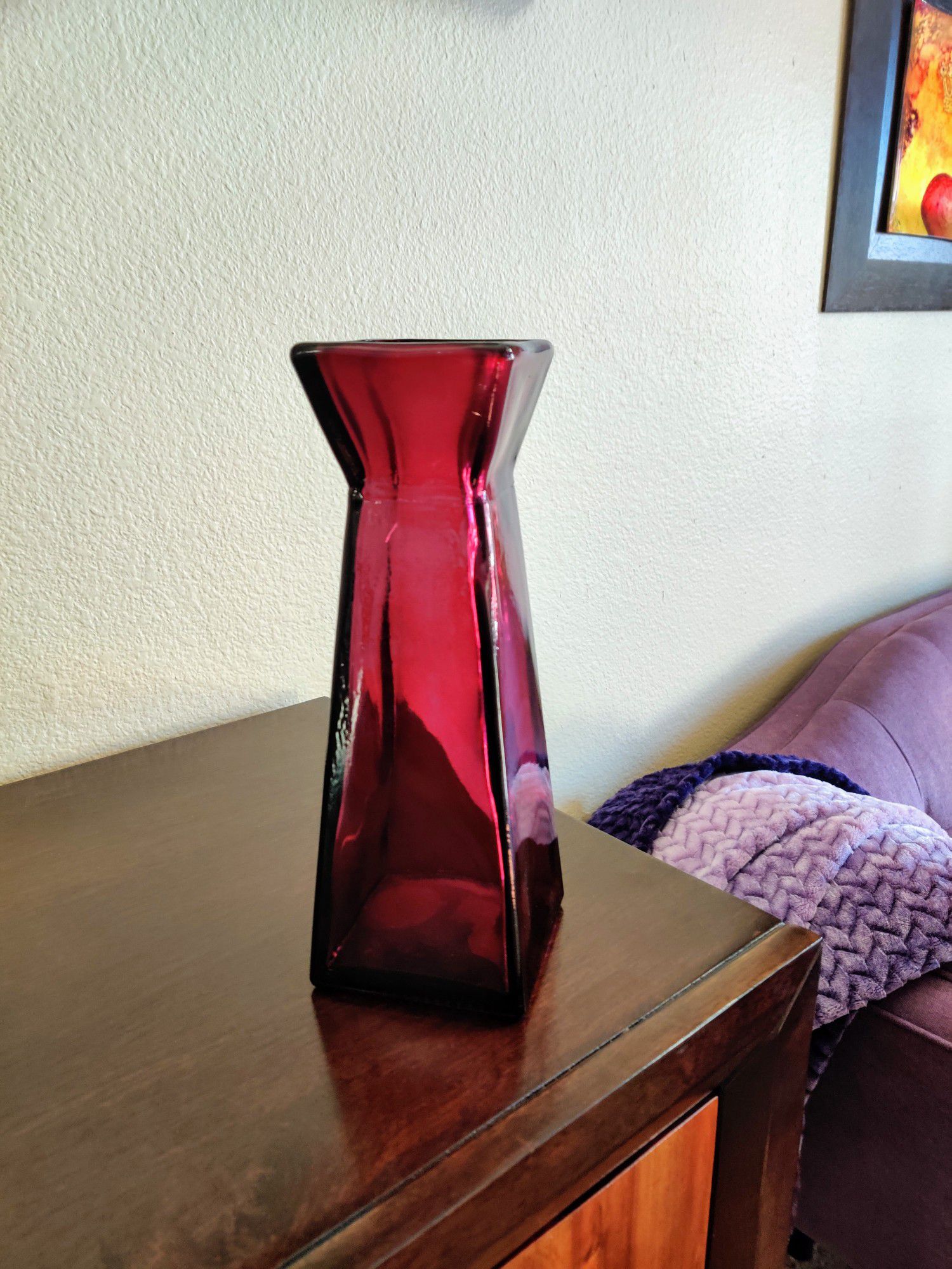 Handmade vase, made in Spain of recycled glass