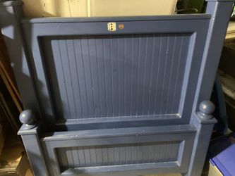 Land of Nod wood twin size bed frame (North park/Albany park)