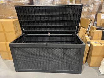 (Small crack) 260 gal. Rattan Deck Box