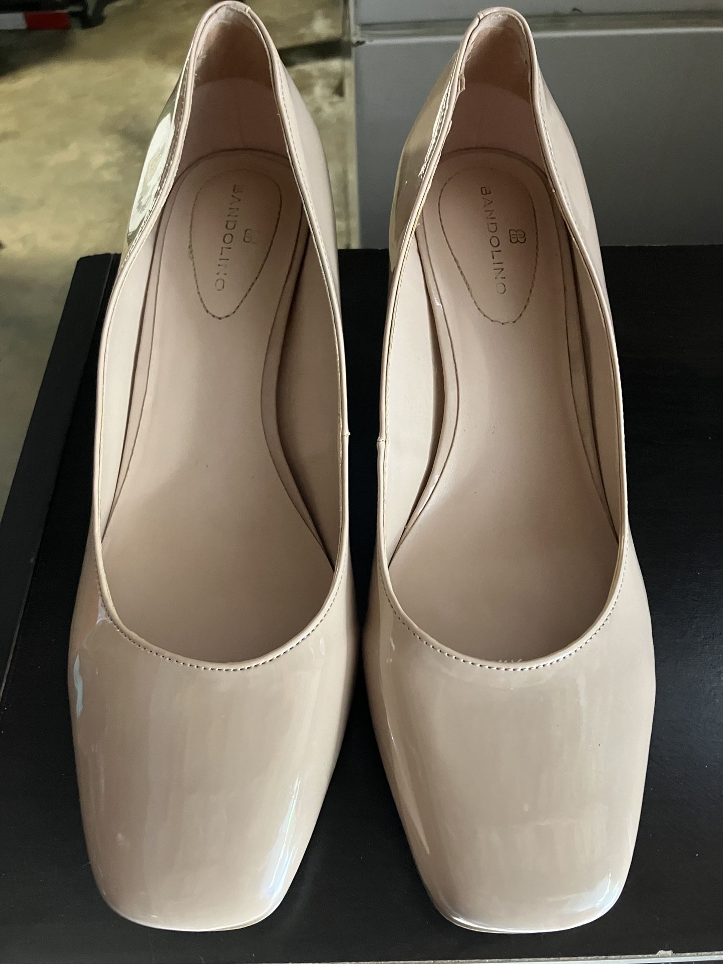 Size 9 M Ladies Tan Beige Pump Heel Shoes