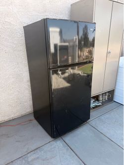 Kenmore Black Refrigerator - Top Bottom
