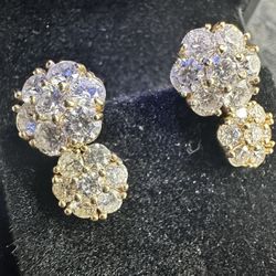 18k Natural Diamond Earrings 