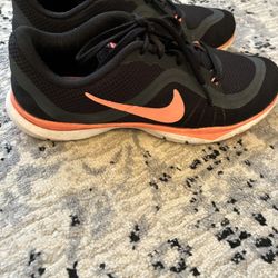Woman’s Nike flex Shoes 