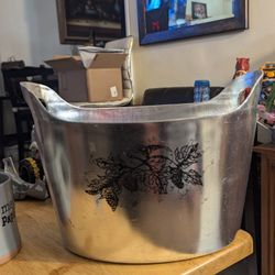 Pewter I E Bucket