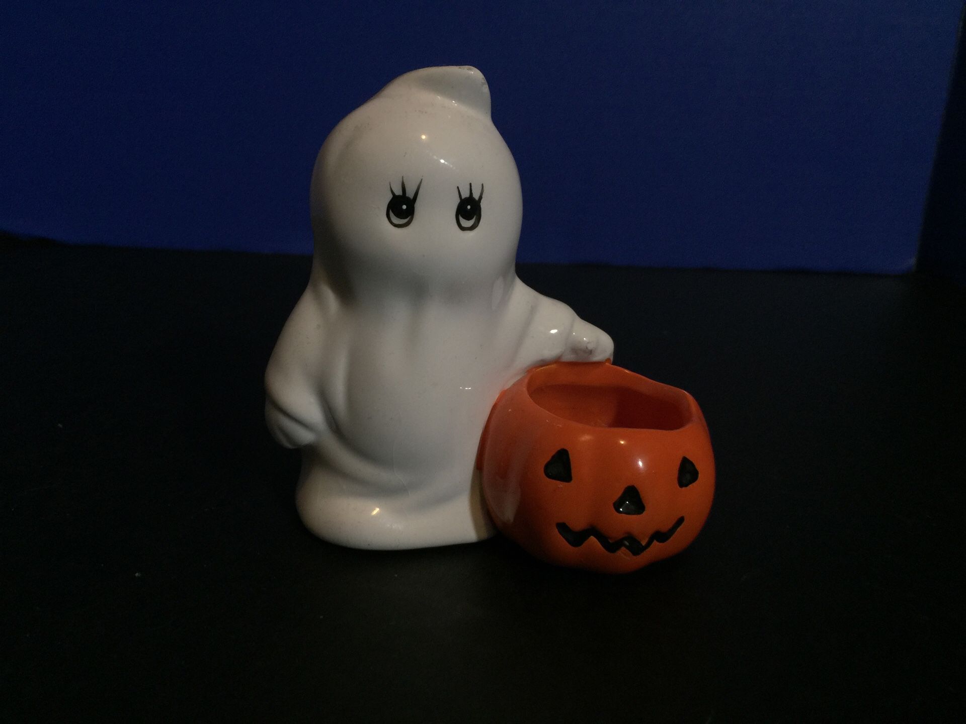 Halloween ghost decoration
