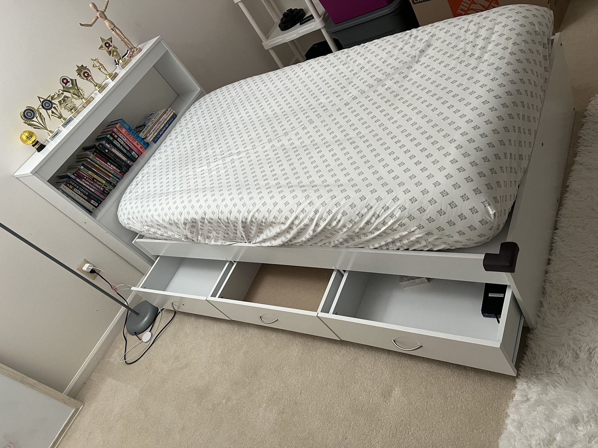 Twin bed with Mattress, Built in storage drawers