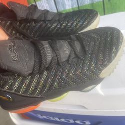 Nike LeBron 16  (3.5Y)