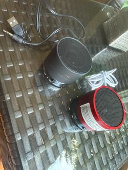 Portable Bluetooth speakers 🔊 with chargers 🔌