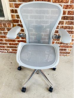 Brand New 2026 Herman Miller Aeron Remastered Size B– Mineral - Fully Loaded PostureFit SL- Almunium base - leather arms