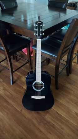 Guitar excellent condition