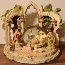 Lighted nativity Vignette water Globe