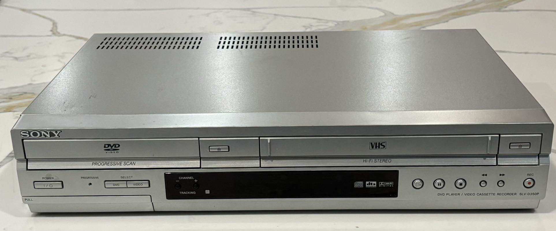 SONY VHS VCR/DVD COMBO SILVER WITH REMOTE CONTROL MODEL SLV-D350P VIDEO CASSETTE RECORDER