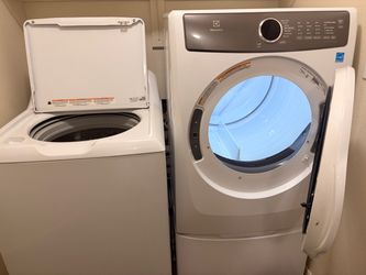 Washer and dryer  set, must buy both.