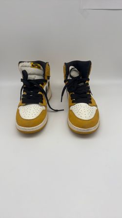 Nike Air Jordan 1 Retro High OG Yellow