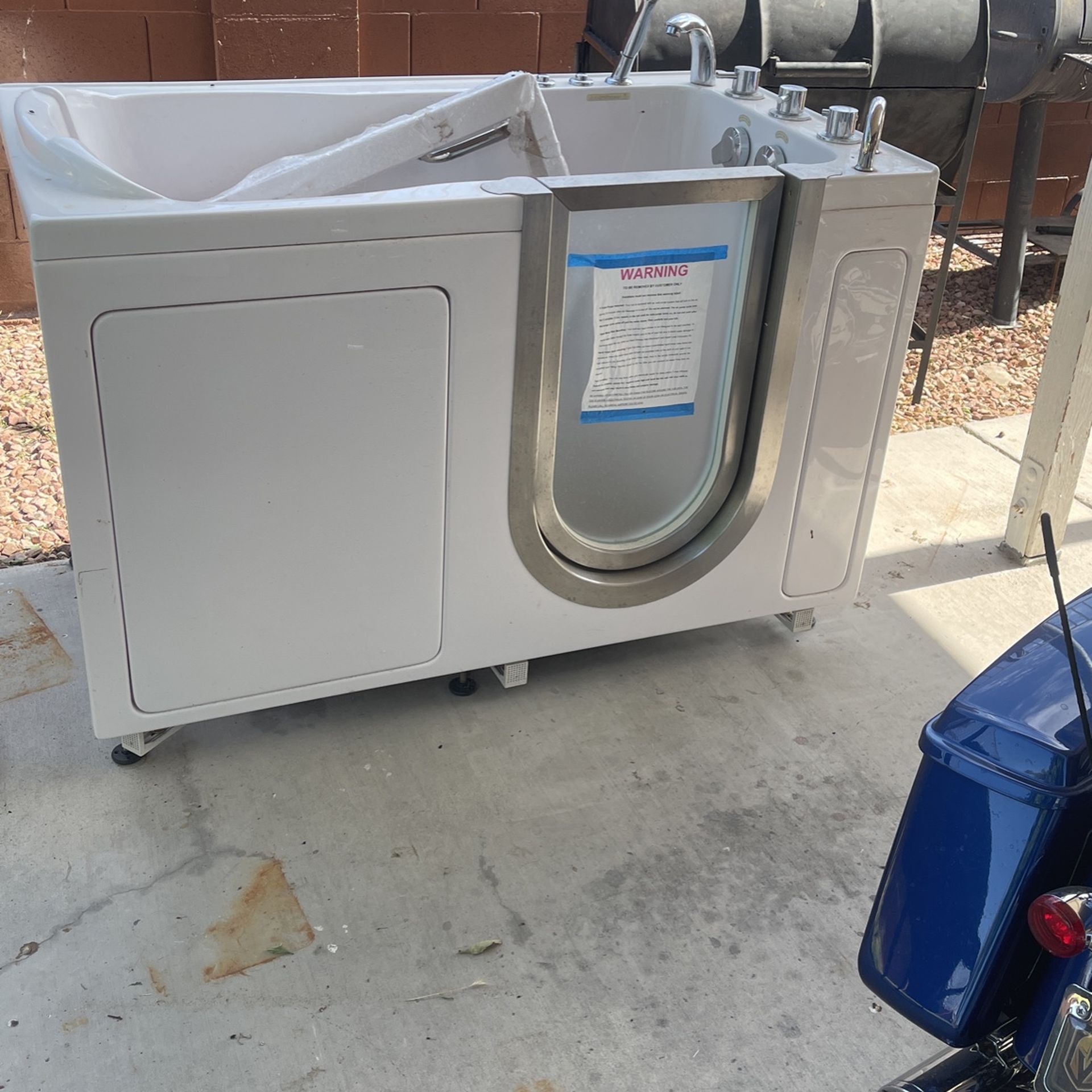 Walk-In Soaking Bathtub - Never Been Used