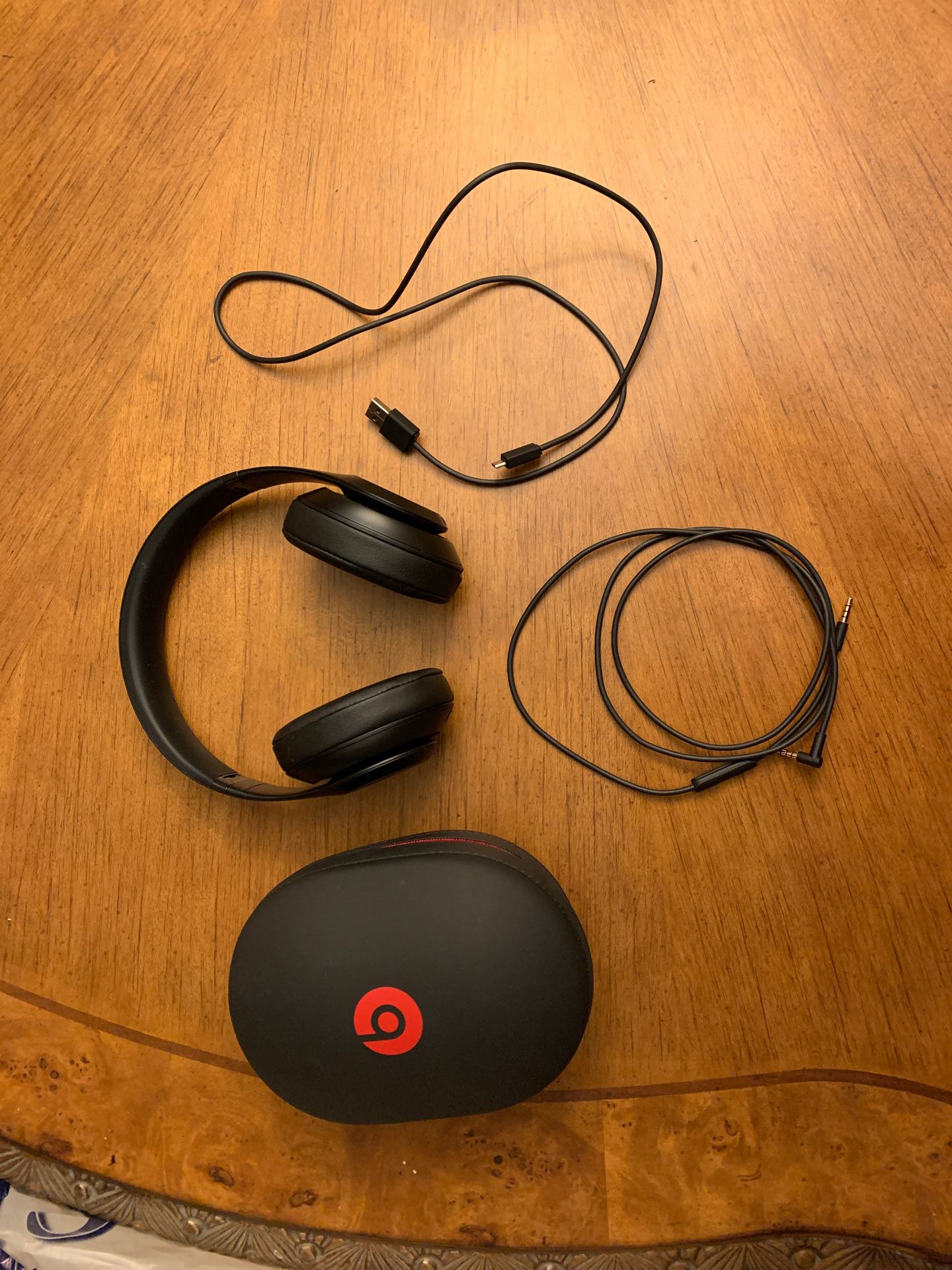 Black Studio3 Wireless Beats Headphones