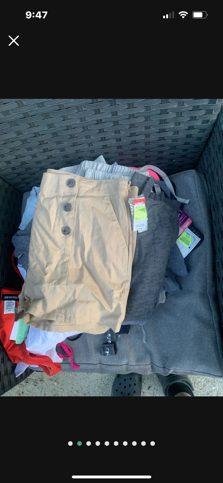 Free Womens Clothes Size Small-large for Sale in Palmdale, CA