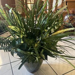 Brand New Large Faux House Decor Plant in Nice Pot