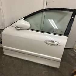 2004 Hyundai Sonata Driver Door W Rear View Mirror (Complete Door)