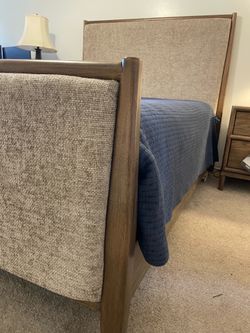 Bed - Queen - includes mattress