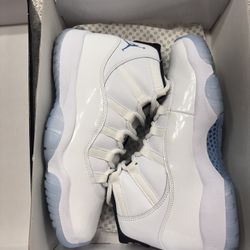Jordan 11 Legend Blues Size 8.5