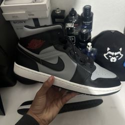 Jordan mid size 11.5