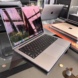 Apple 14” MacBook Pro M2 Pro Chip 16GB Ram 512SSD! 90 day warranty! We offer financing!