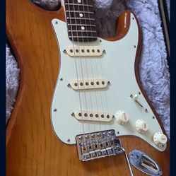 Fender Performer Stratocaster AND Case!