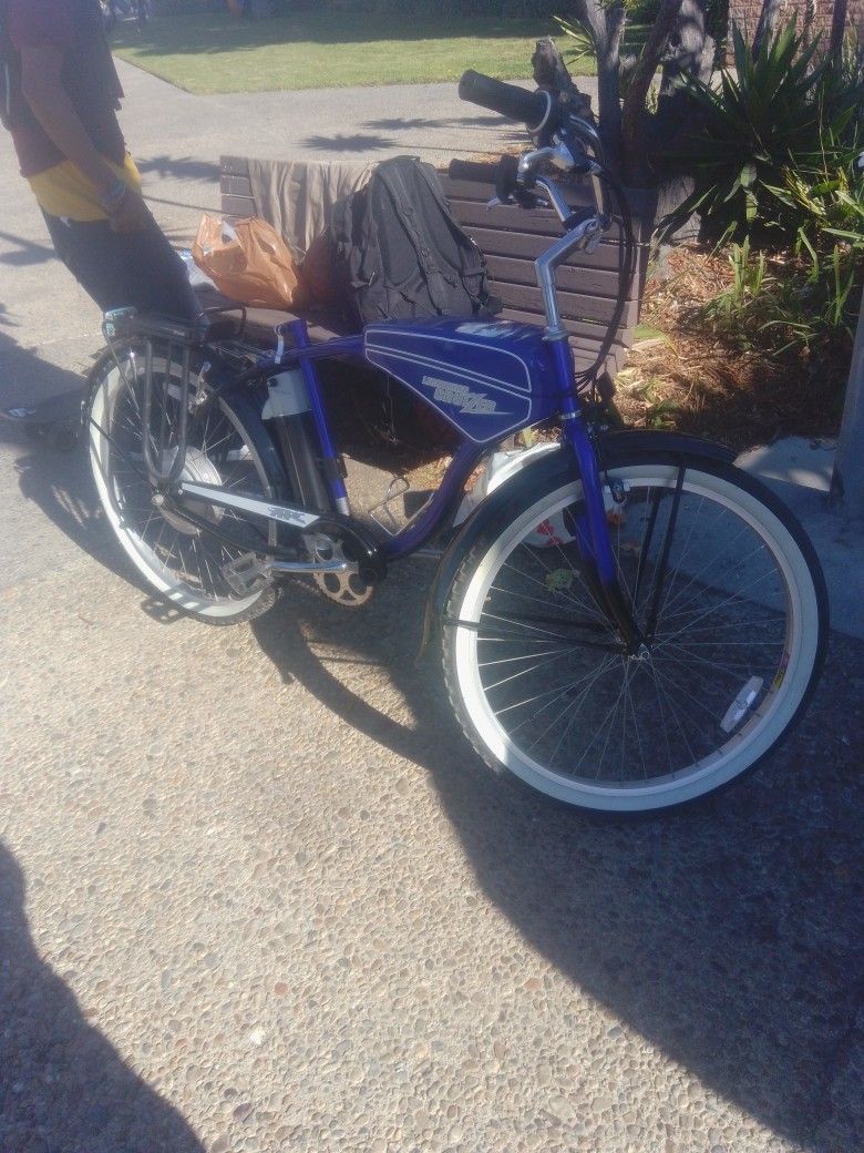 E Bike Apc Lightning Cruise Bike